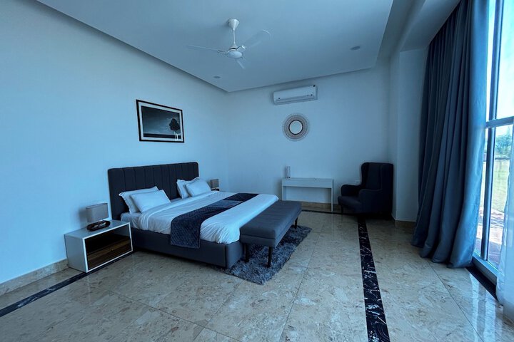 Room 3 of 15