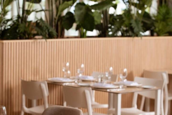 Dining 108 of 147