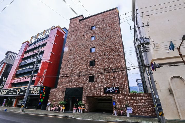 Hotel 5 of 152