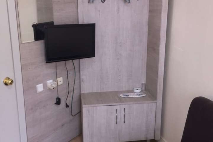 Room 9 of 29