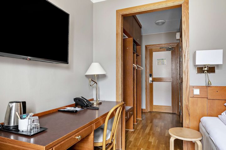 Room 19 of 57