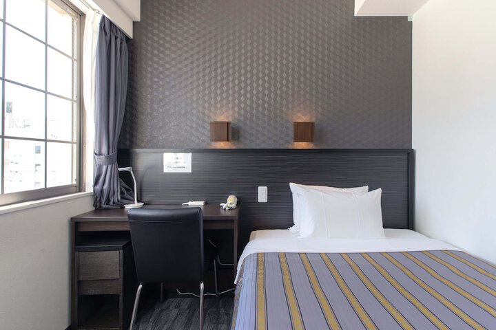 Room 10 of 39