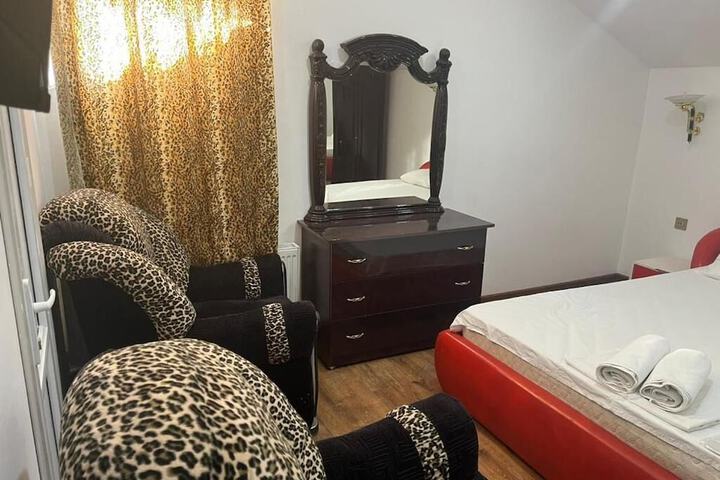Room 4 of 47