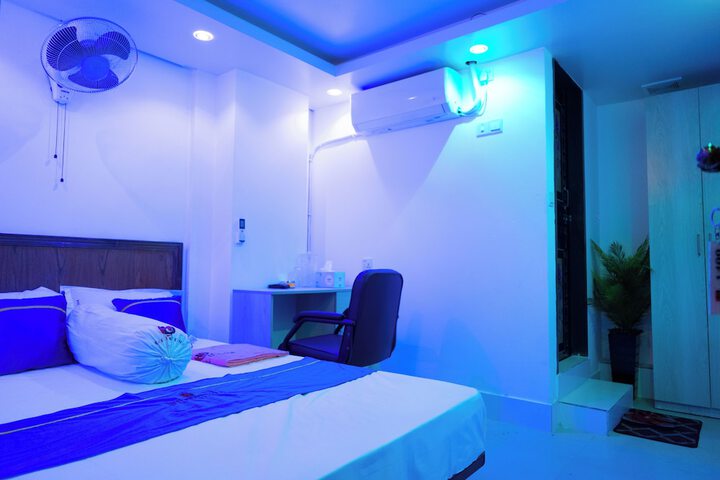 Room 6 of 36