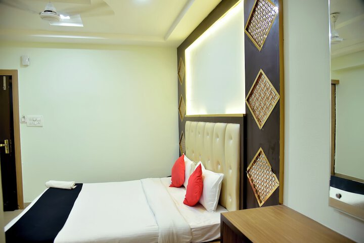 Room 16 of 37