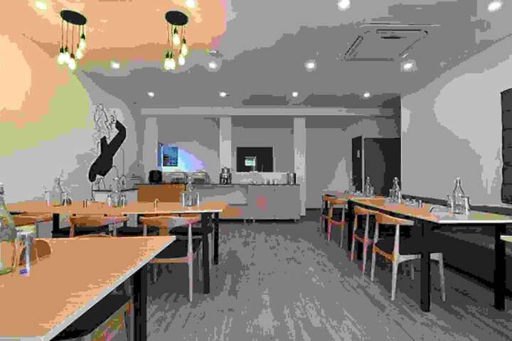 Dining 14 of 16