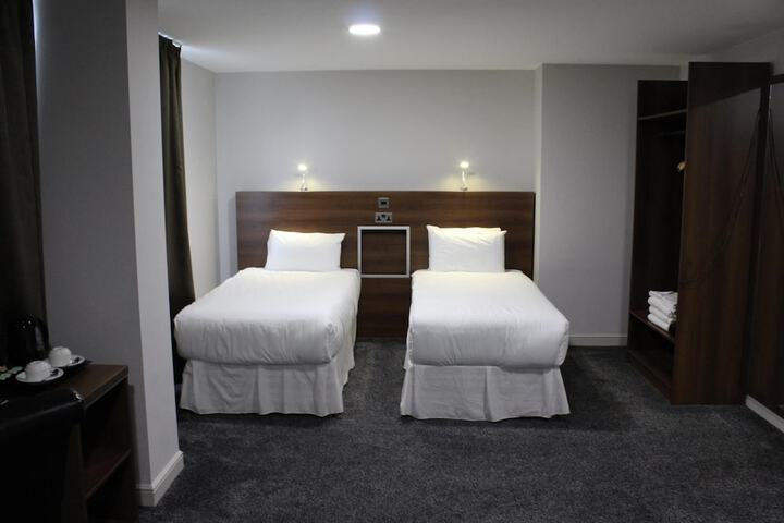Room 8 of 41