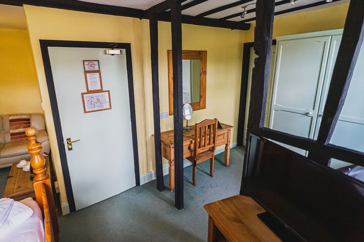 Room 7 of 44