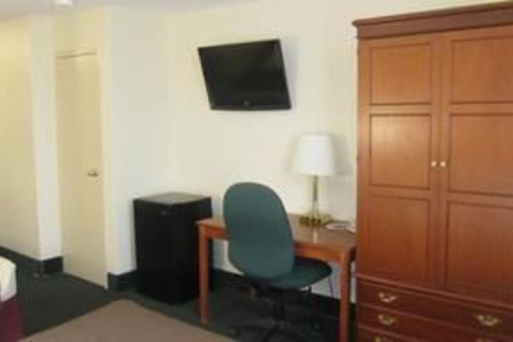 Room 2 of 6