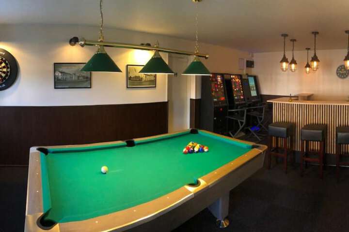 Room 16 of 33