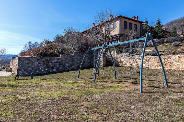 Children's play area - outdoor