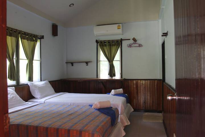 Room 28 of 117