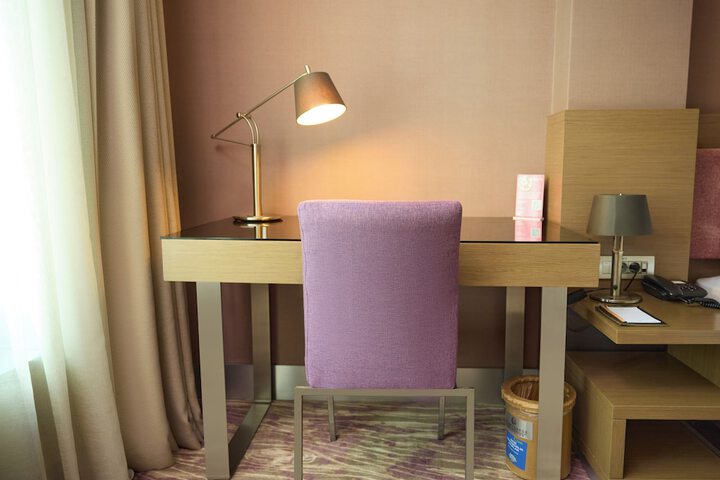 Room 35 of 98
