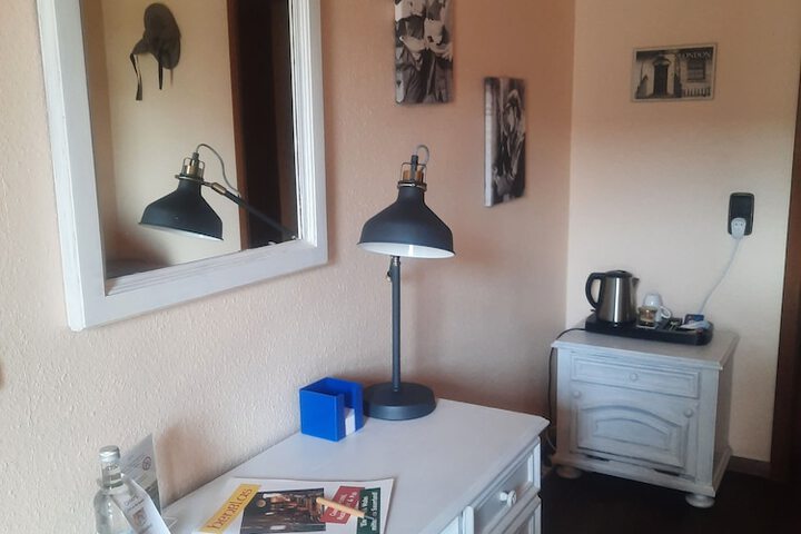 Room 18 of 45