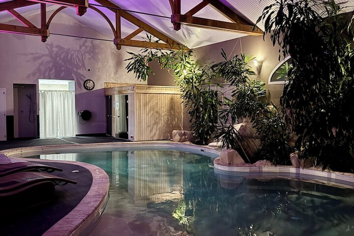 Pool 24 of 58