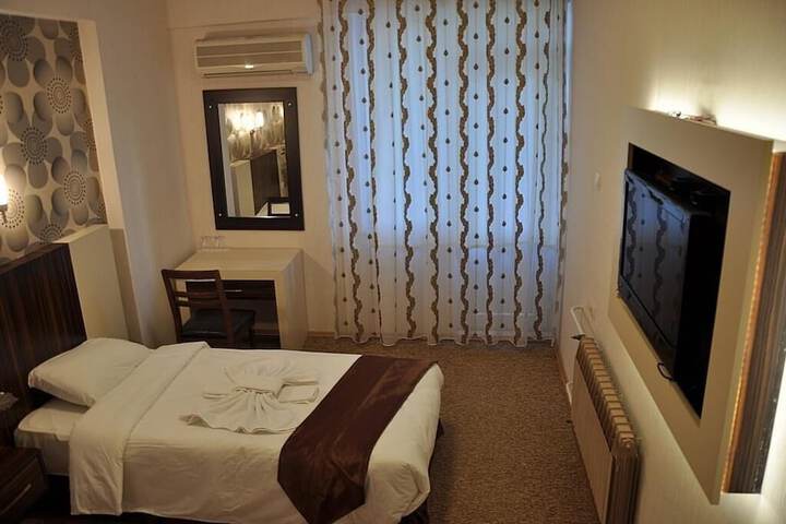 Room 15 of 50