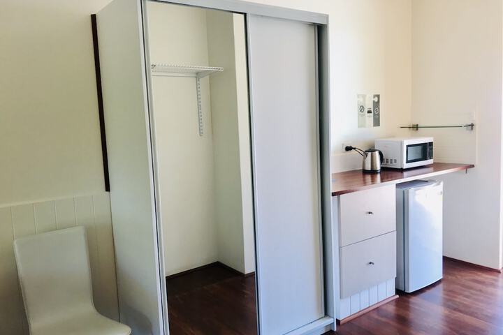 Room 5 of 42