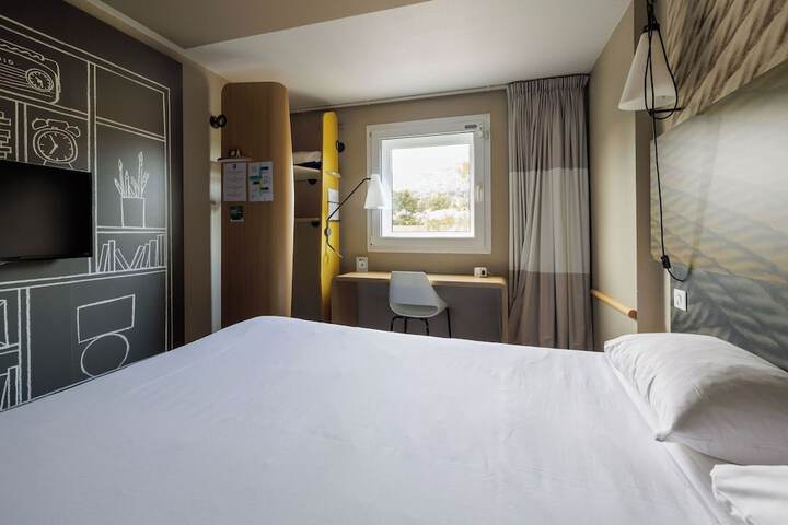 Room 5 of 79