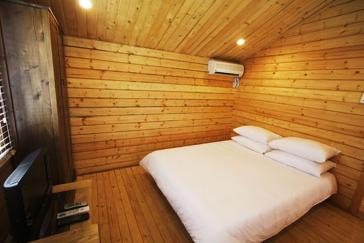 Room 6 of 36