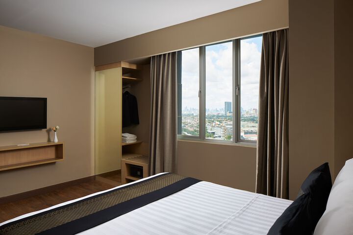 Room 43 of 115