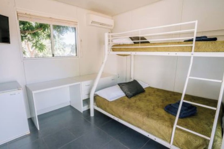 Room 10 of 42