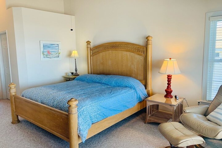 Room 7 of 33