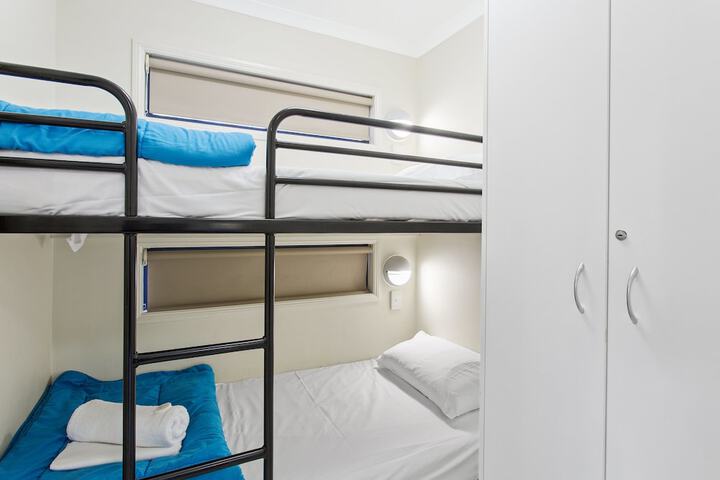 Room 6 of 38