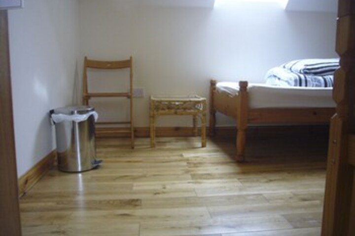 Room 100 of 162
