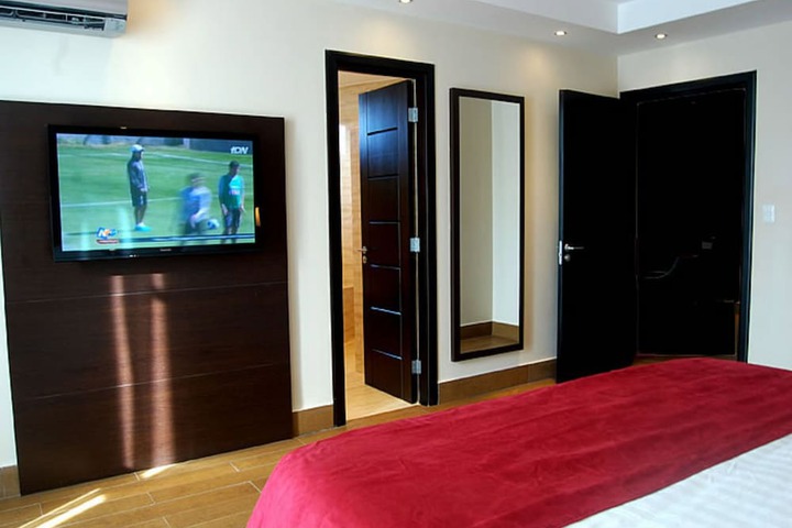 Room 13 of 29