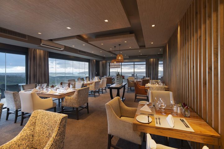 Dining 54 of 84
