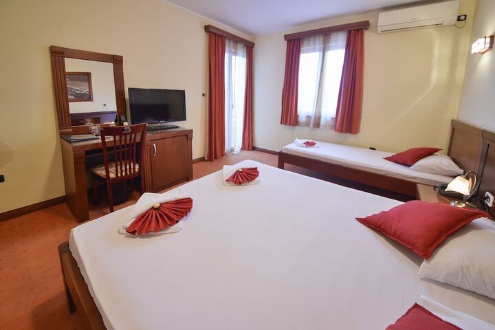 Room 8 of 45