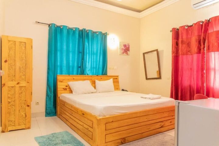 Room 3 of 10