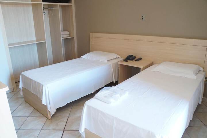 Room 17 of 27