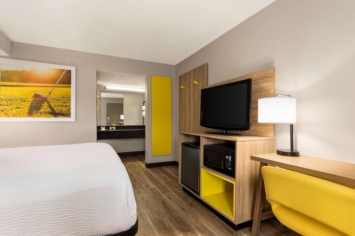 Room 2 of 17