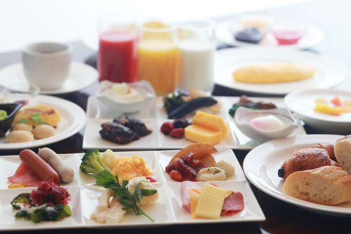Breakfast/Coffee Service 60 of 67