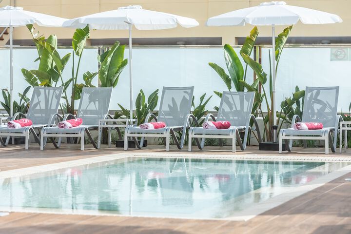 Pool Hotel