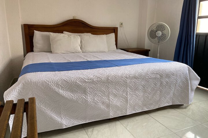 Room 9 of 36