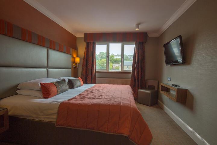 Room 14 of 80