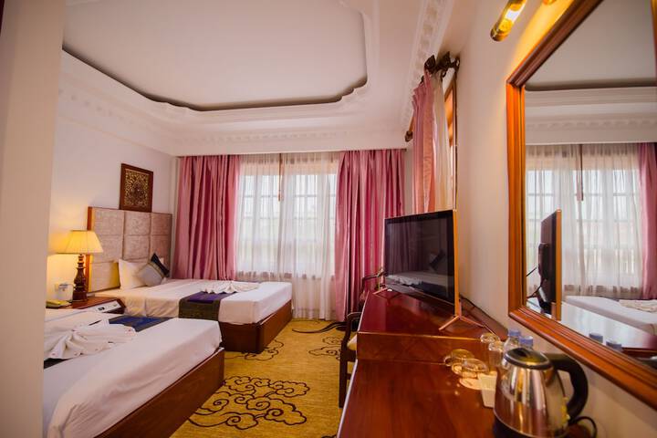 Room 5 of 32