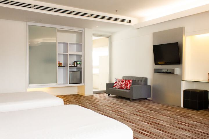 Room 30 of 67