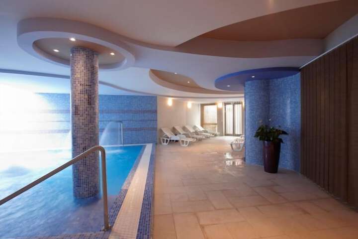 Pool 28 of 61
