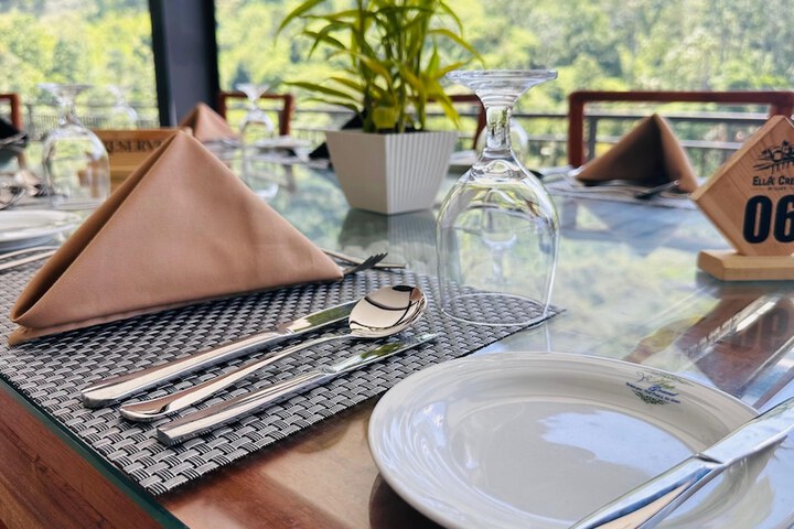 Dining 41 of 49
