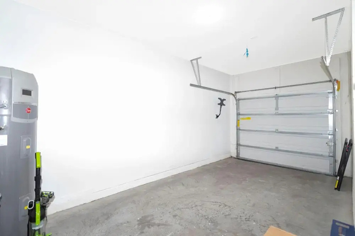 Room 11 of 20