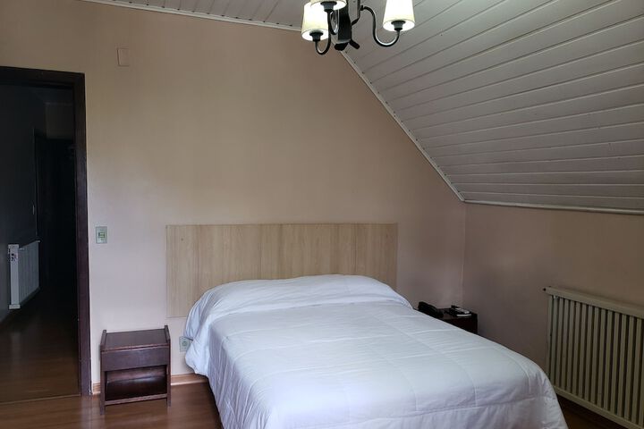 Room 11 of 23