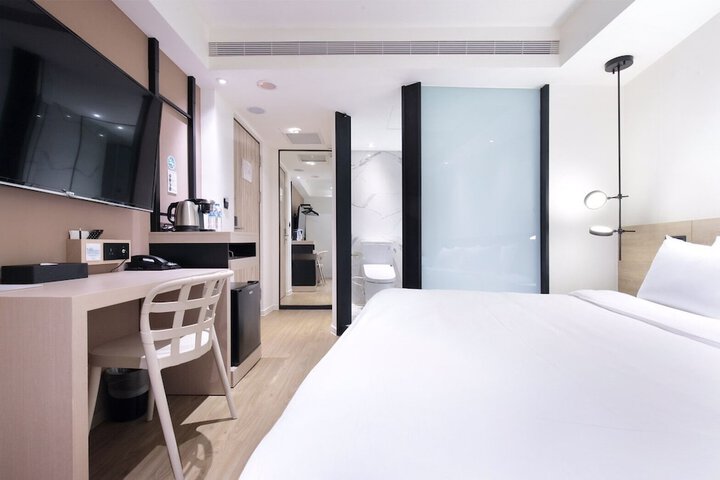 Room 31 of 67