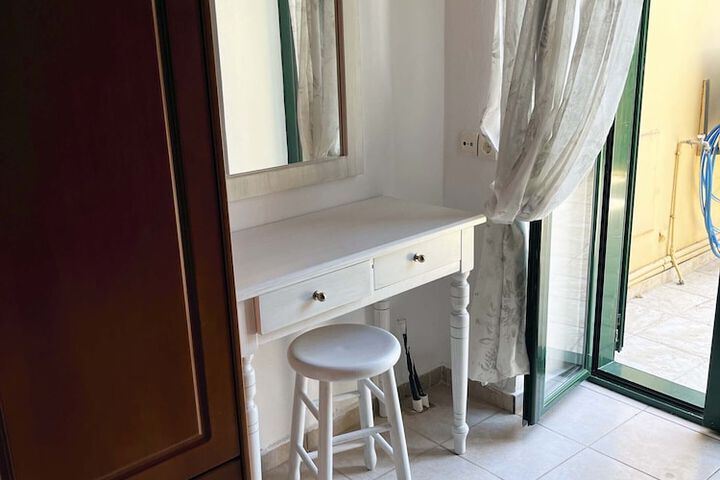 Room 16 of 89