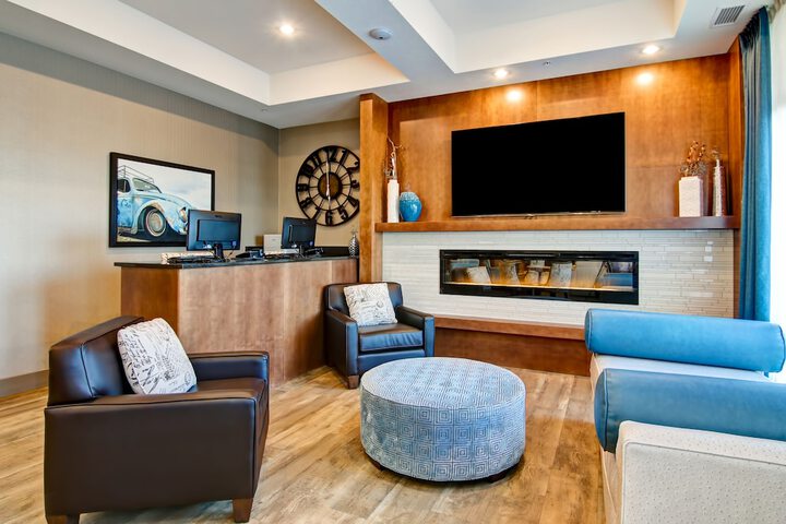 Entrance & Lobby