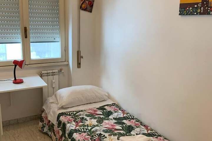 Room 3 of 43