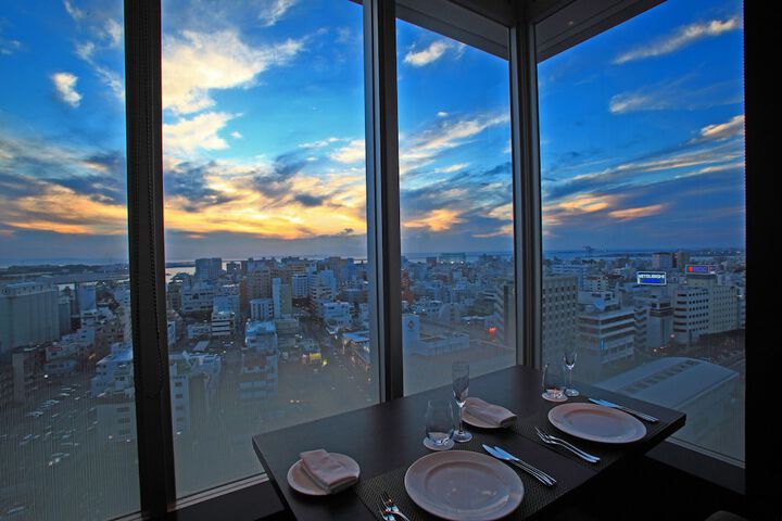 Dining 74 of 130