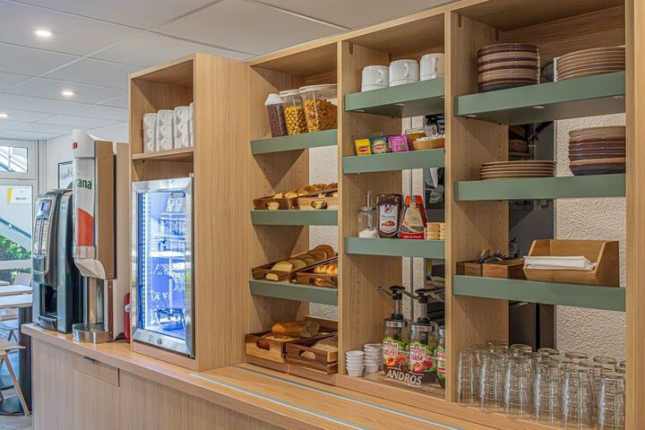 Breakfast area